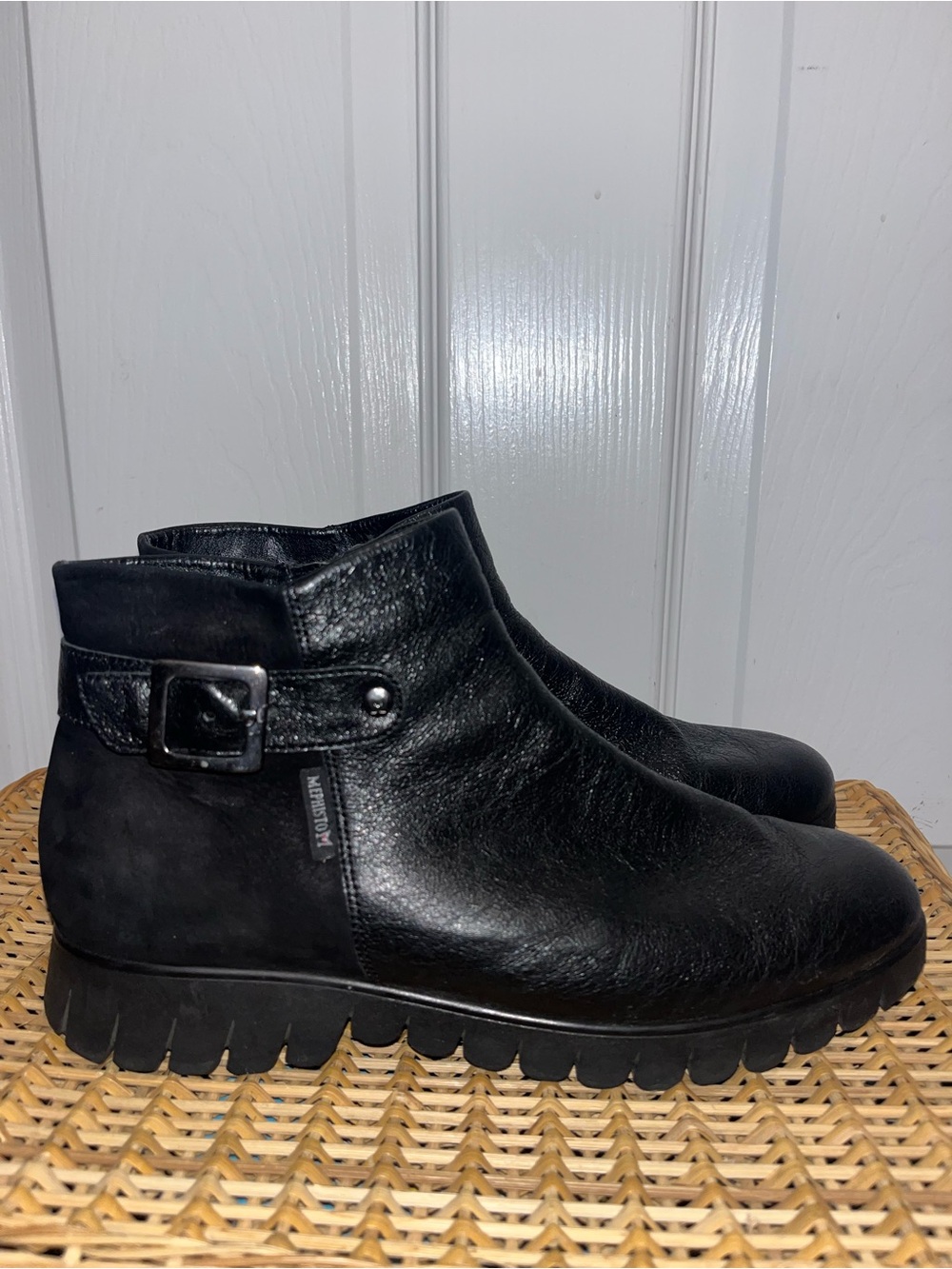 MEPHISTO Black leather ankle boots